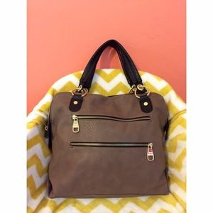 Fashion Style Steve Madden Crossbody handbag👜