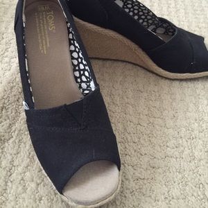 GOOD CONDITIONS- Black Tom Wedges