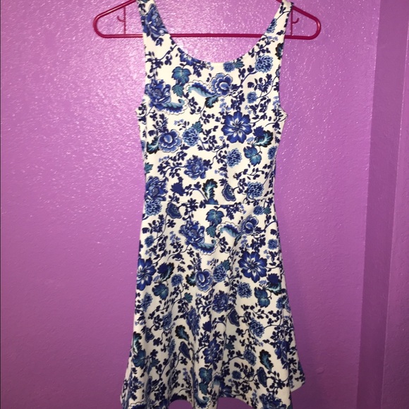 Blue floral dress NWOT