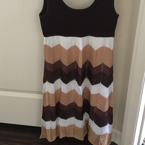 Beautiful dress only worn twice! - Picture 4 of 4