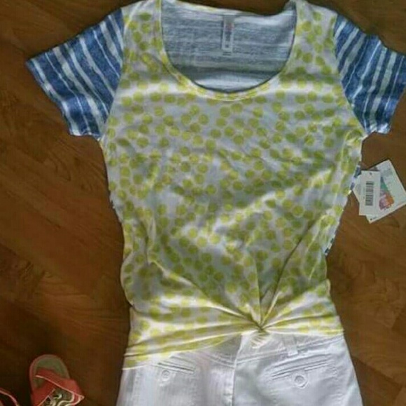 Lularoe XS classic tee