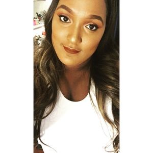 Meet your Posher, Alicia