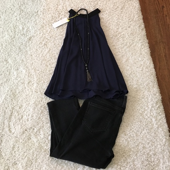 🎉HOLIDAY MARKDOWN BCBG High Neck Top