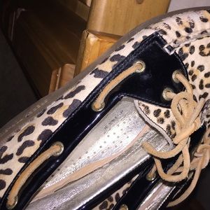 Cheetah print sperrys top sider