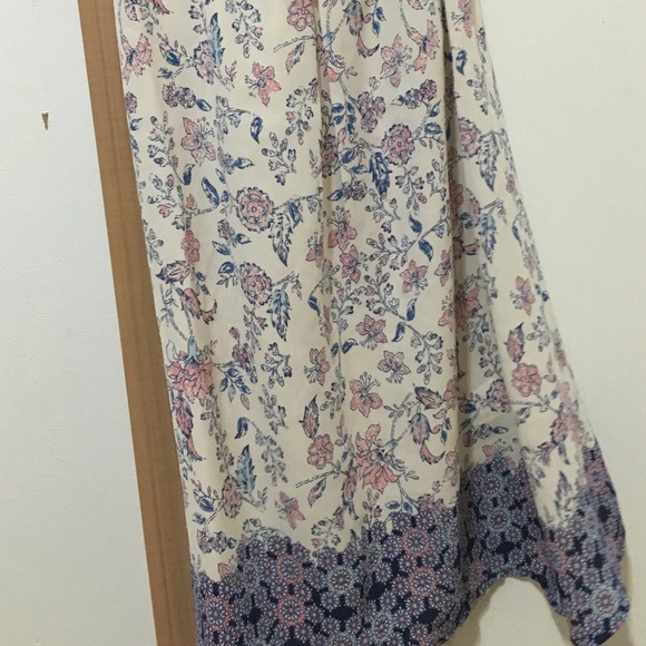 Cute summer tank top! - Picture 2 of 4