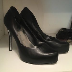 Gorgeous Black Jessica Simpson Pumps