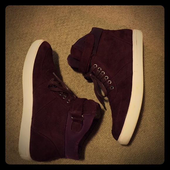 Maroon sneakers . size 9