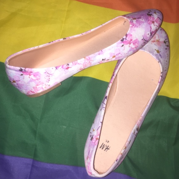 Floral flats- NEVER WORN