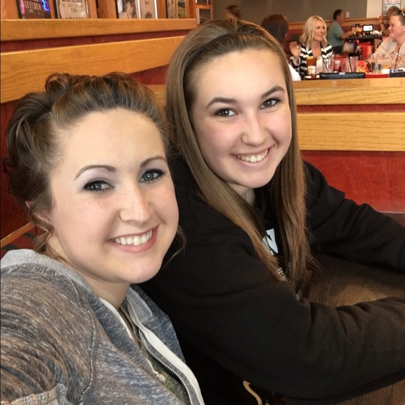 Meet your Posher, Blake Emily - Picture 4 of 4