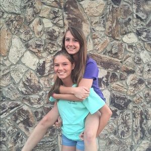 Meet your Posher, Emmi