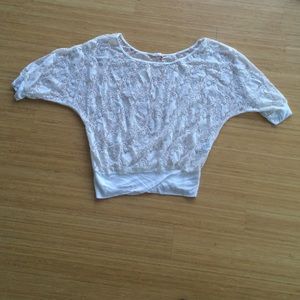 Quarter sleeve lace blouse