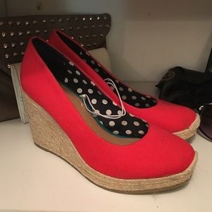 NWT Beautiful Coral Merona Espadrilles