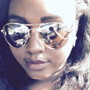 Meet your Posher, Kaila