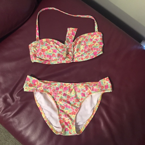 Floral bandeau bikini