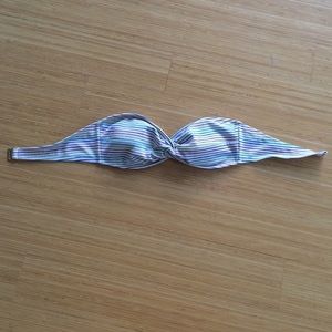 Strapless bikini top