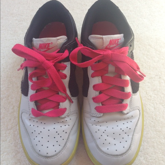 Nike tennis shoes