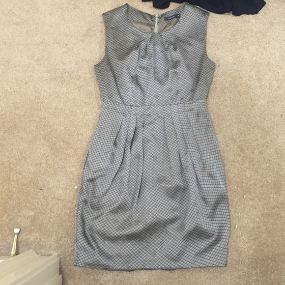 Patterned professional dress - Picture 1 of 1