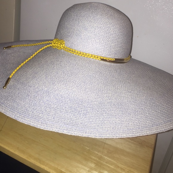 Eugina Kim beach hat