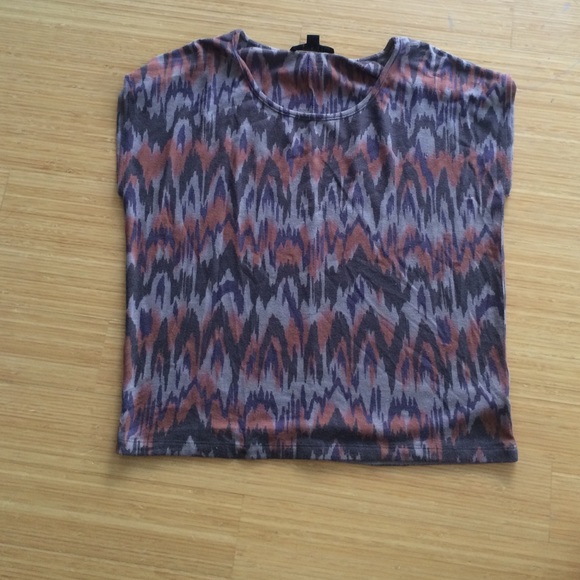 Short sleeve sweater top
