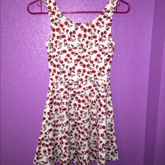 Red Floral dress. Pending trade ❤️