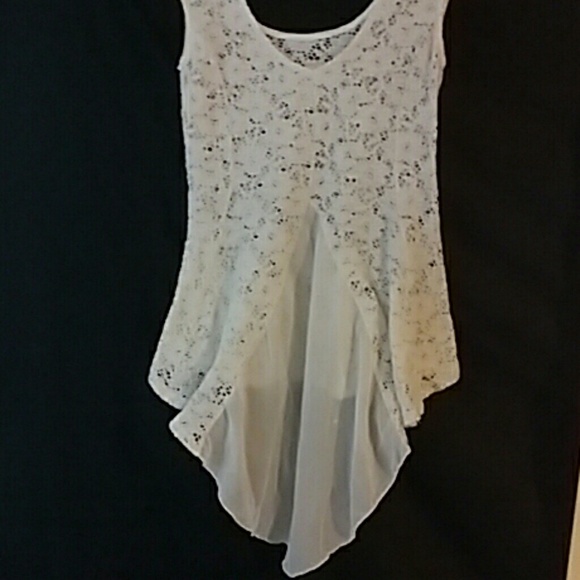 Lacey an sheer Tank - Picture 2 of 3