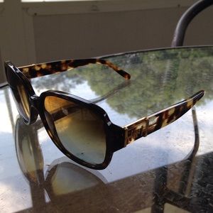 🎉SALE🎉 TORY BURCH sunglasses
