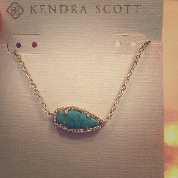 ISO Kendra Scott - Picture 1 of 3