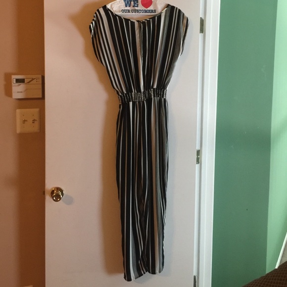 One piece - Picture 2 of 4