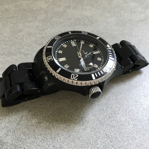 Black Toy Watch Plasteramic Collection - Picture 2 of 4