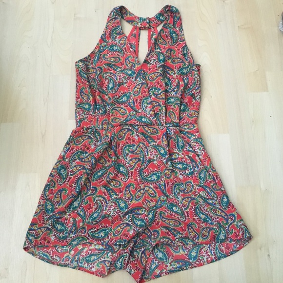 Deep-v romper - Picture 1 of 3