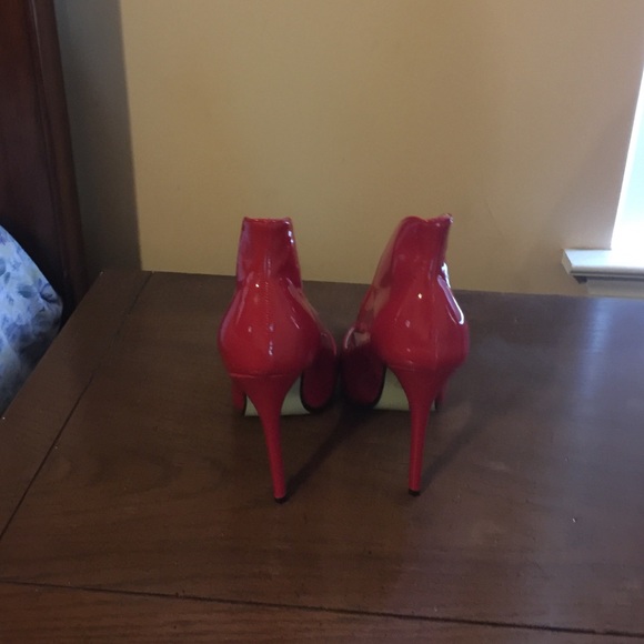 Pumps - Picture 2 of 3