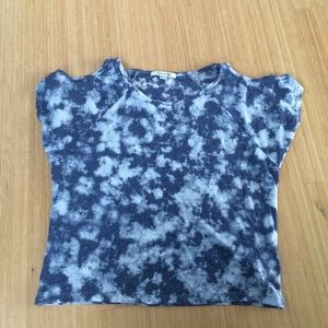 Patterned cutout short sleeve