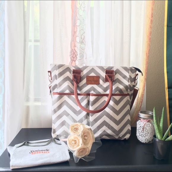 Mila Millie Chevron Bag plus Matching Pad