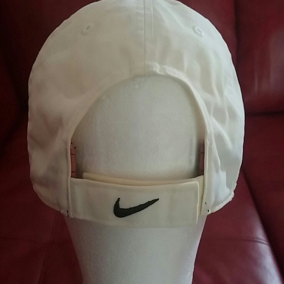 Nike White Wash Cap, Showing brighter on Picture - Picture 3 of 4