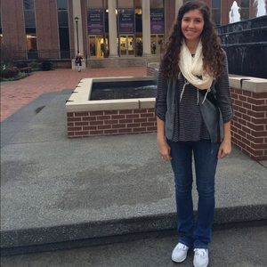 Meet your Posher, Meagan