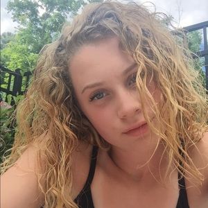 Meet your Posher, Jade