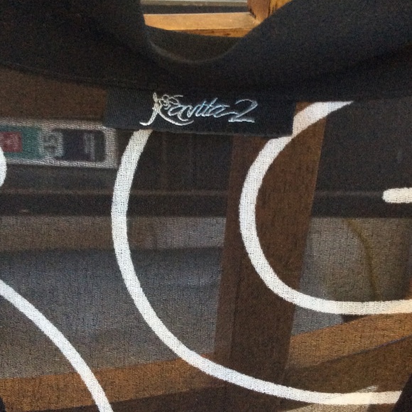 A sheer over blouse - Picture 2 of 4