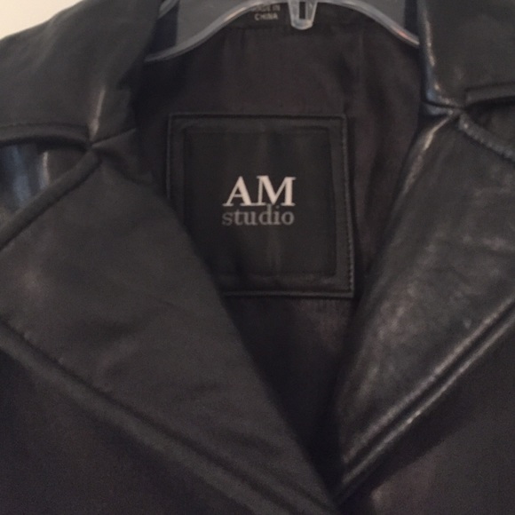 leather jacket - Picture 2 of 2