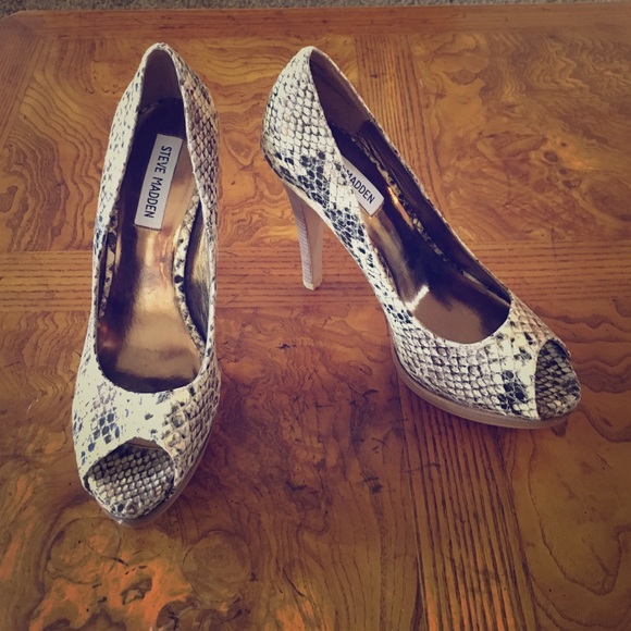 Steve Madden Snakeskin Pumps