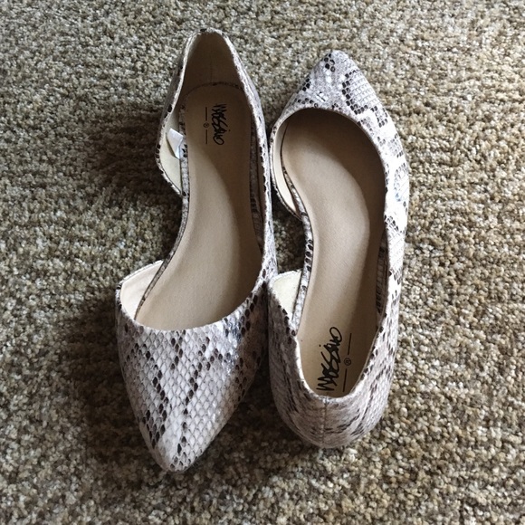 Snake skin pattern flats