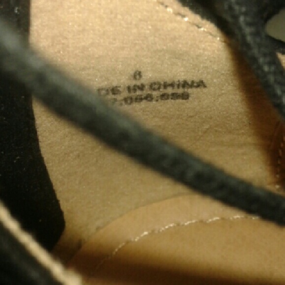 New Black lace up flats - Picture 2 of 4