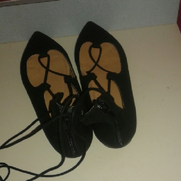 New Black lace up flats - Picture 4 of 4