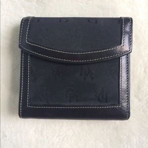 Dooney & Bourke wallet