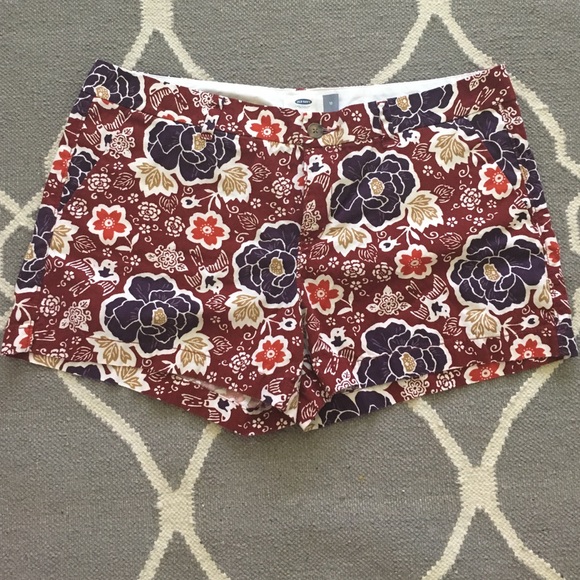 Floral & bird shorts with pockets