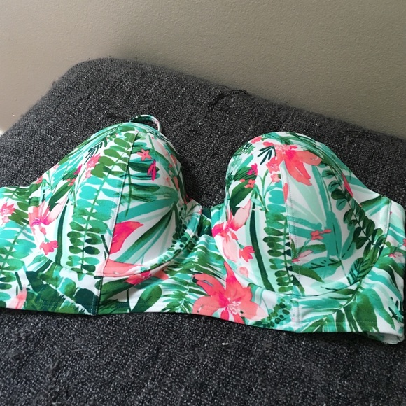 NWT Bikini Top