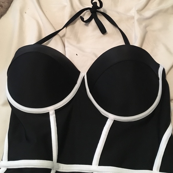 Swimsuit - Picture 4 of 4