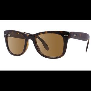 Classic wayfarer folding sunglasses
