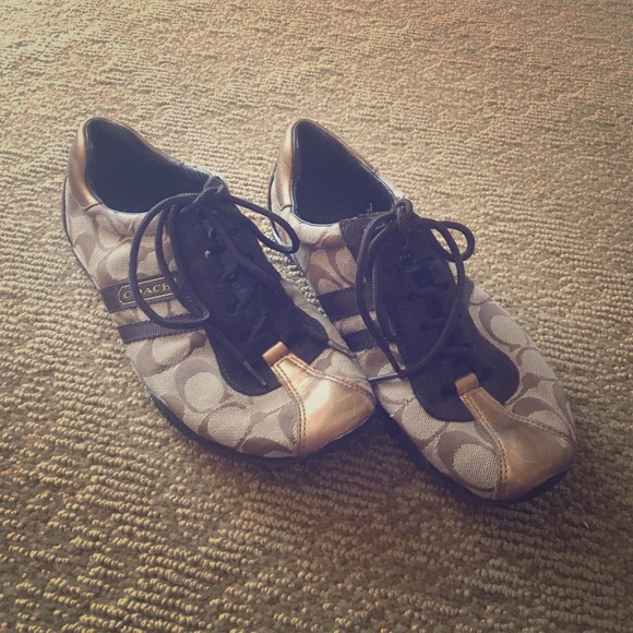 COACH original signature Tan and Gold Sneakers 7