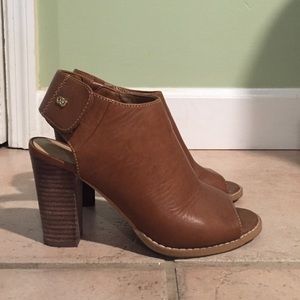 COLE HAAN WREY ANKLE BOOTIE IN BROWN