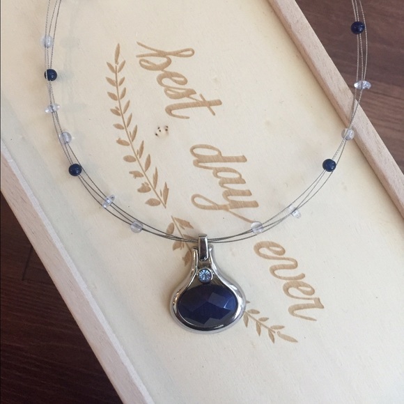 ✨ Beautiful Navy and Silver Lia Sophia Necklace ✨